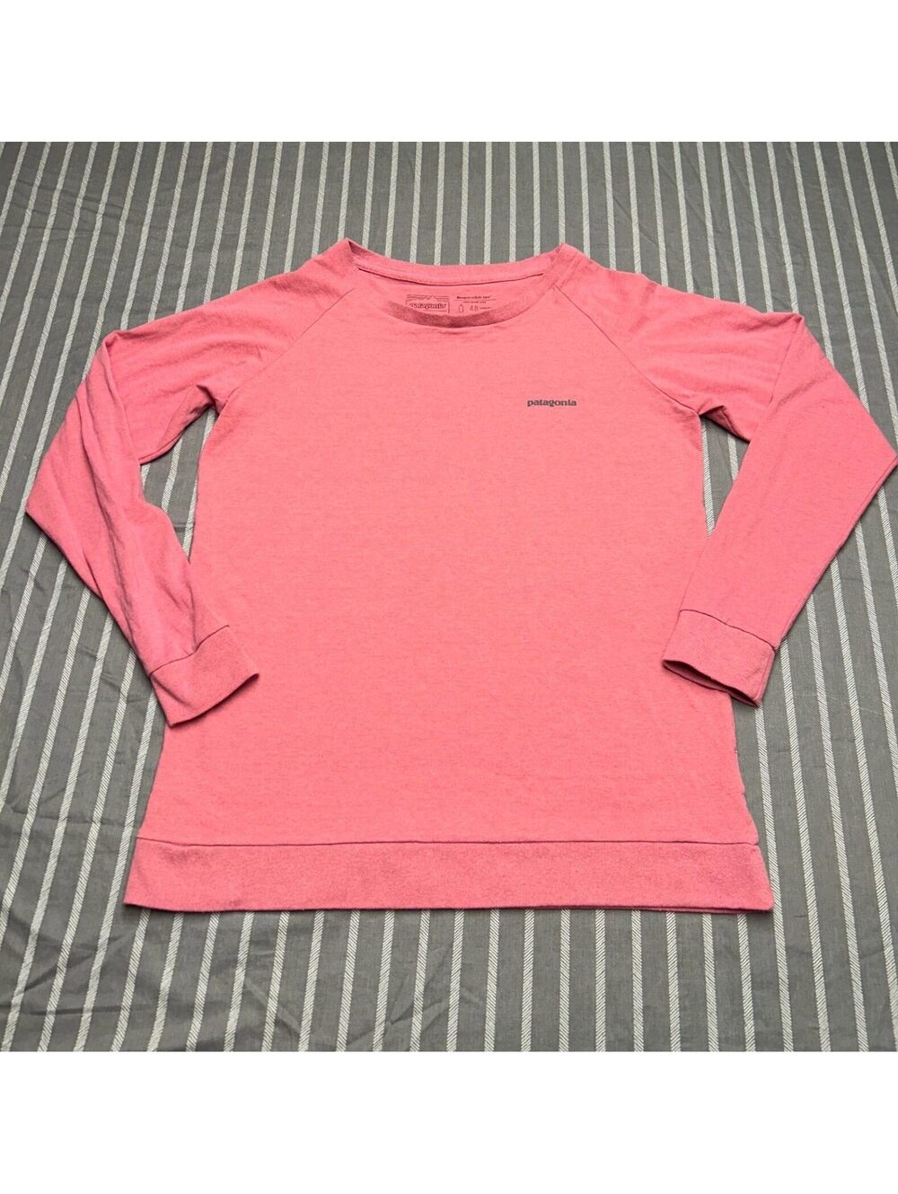 Patagonia Responsibili-Tee Logo Recycled pink top XS long sleeve outdoor